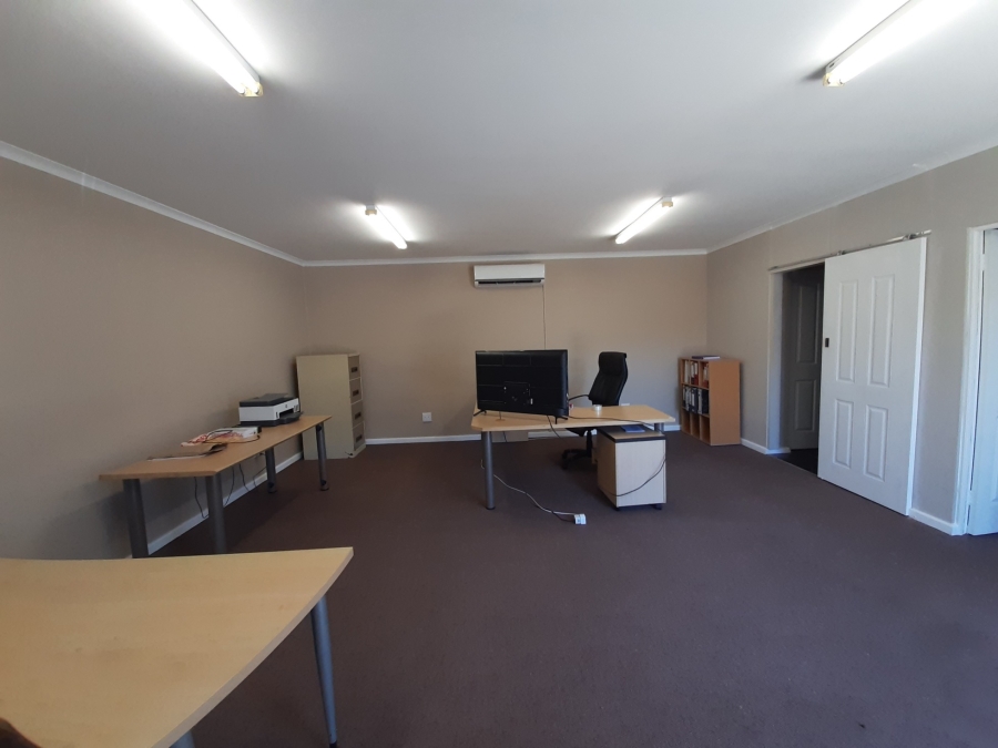 To Let commercial Property for Rent in Vincent Eastern Cape